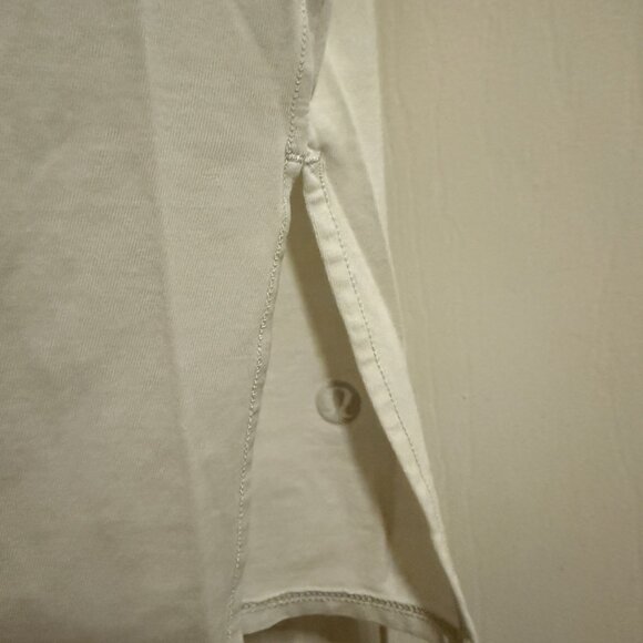 Lululemon Women's Relaxed Fit Boatneck Tee - Size 2 - Picture 2 of 2